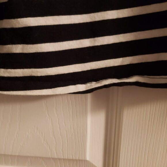 Wet Seal + Women's Black White Striped V-Neck Top LS Tee Plus Size Please Read - Picture 5 of 10